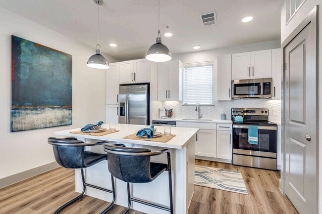 Building Photo - 4020 McEwen Rd