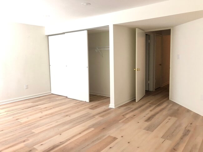 Building Photo - 6114 Stonepath Cir Unit Basement Room 2 Rental