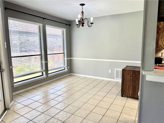 Photo - 6929 Monarch St