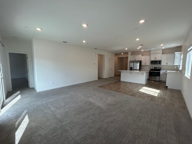 931 Grimsby Ln