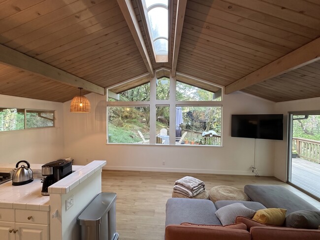 Building Photo - 410 Bolinas Rd
