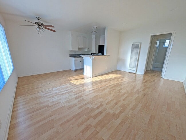 Photo - 4215 McLaughlin Ave Unidad 3