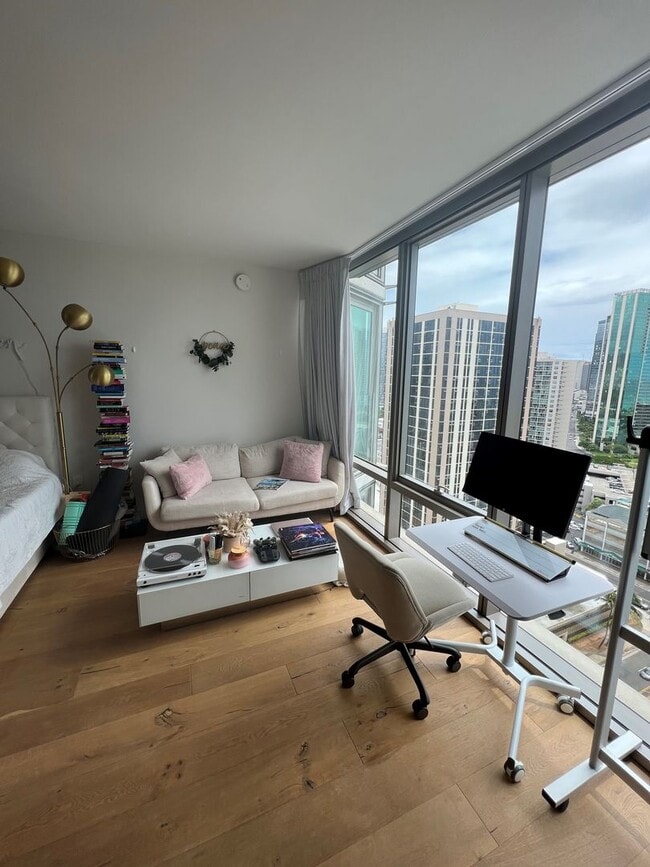 Photo - Central AC. Two Swimming Pools. Ocean view. (RRLLC) Unit 1910