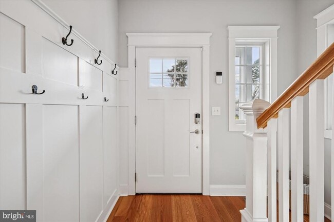 Photo - 215 E Chew Ave