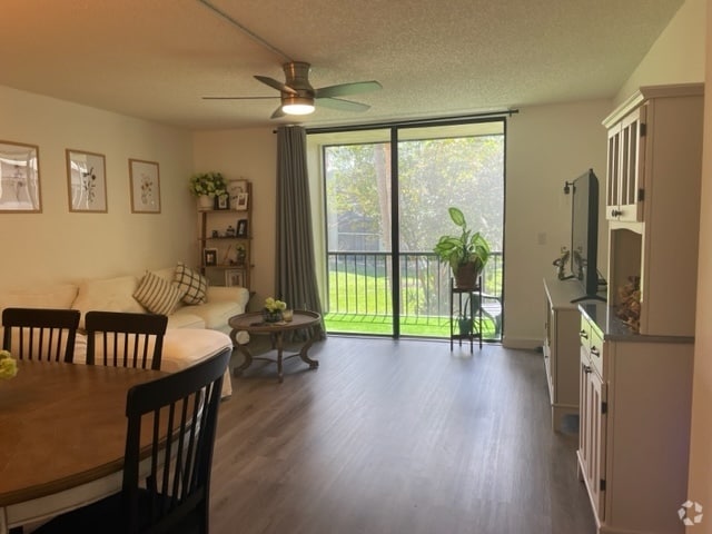 Building Photo - 5160 Las Verdes Cir Unit 203 Rental