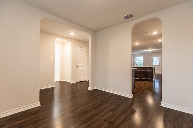 Photo - 2918 Lindenwood Run