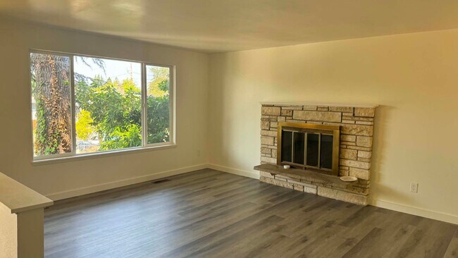 Photo - 820 Carter Pl