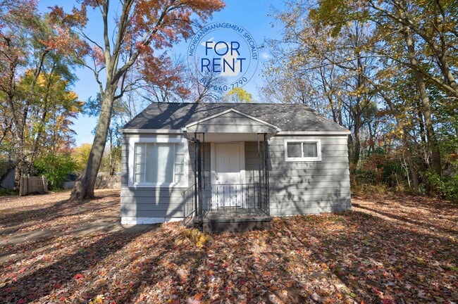 Building Photo - 2429 Lincoln Manor Dr