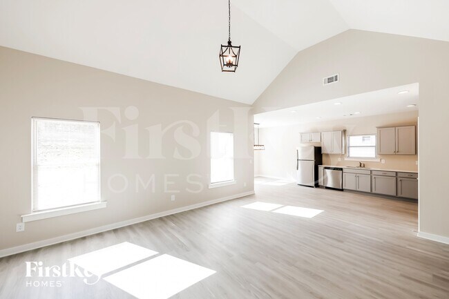 Photo - 141 Lakewood Ln