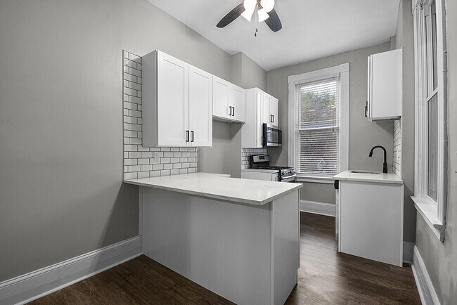 2205-2207-2207 S 11th St