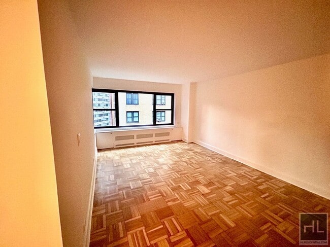 Building Photo - EAST 55 STREET Unit 7B