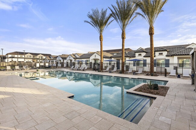 The Stately Queen Creek - The Stately Queen Creek Townhomes