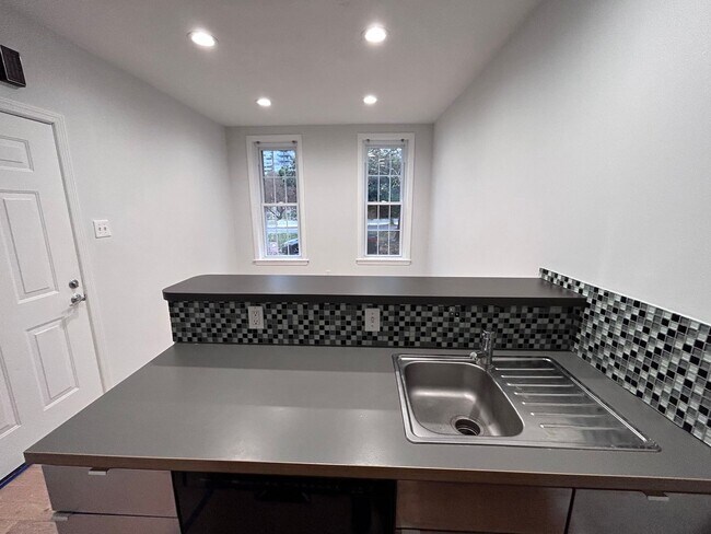 Photo - 2216 Summer St Unit 1