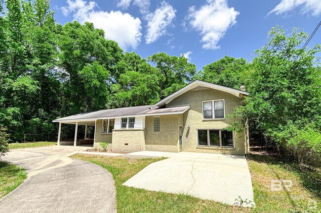Building Photo - 27430 Main St Rental