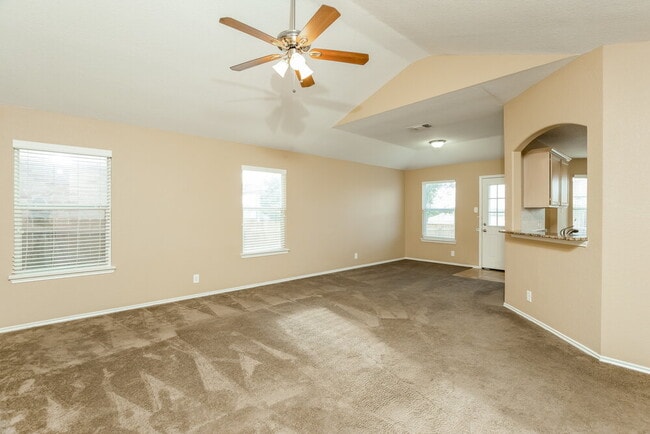 Photo - 135 Woodstone Loop