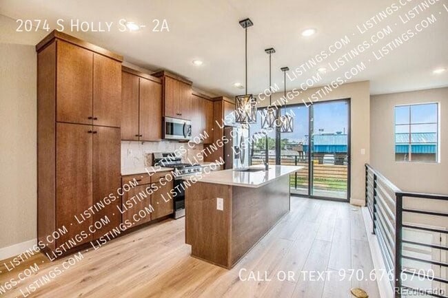 Photo - 2074 S Holly St