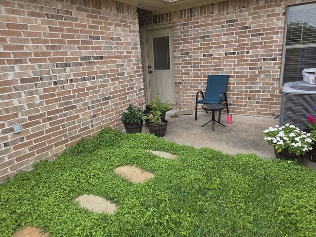 Photo - Spacious 3/2 townhome in great location