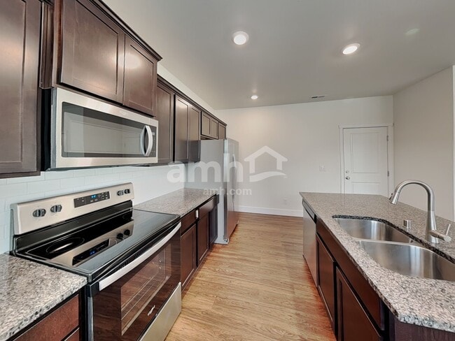 Photo - 3517 70th Dr NE