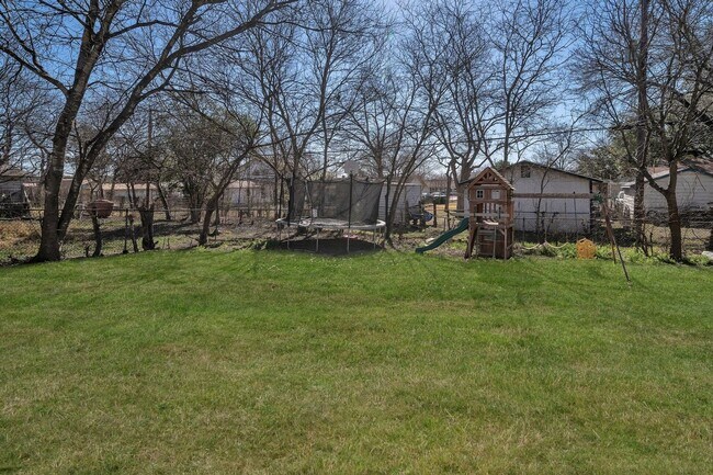 Photo - 162 Mc Dougal Ave