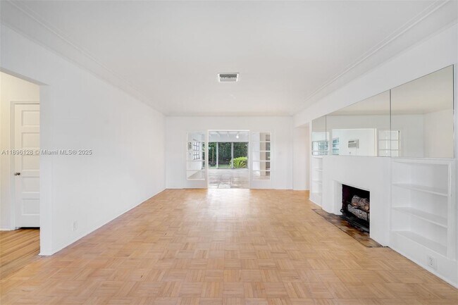 Photo - 520 W 51st Terrace