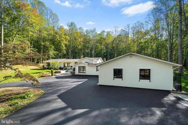 Photo - 7511 Willowbrook Rd