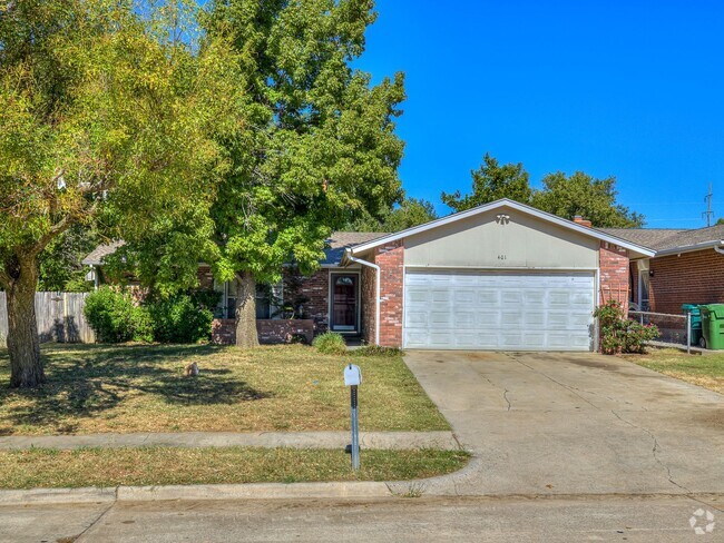 Building Photo - Home for rent in Yukon Schools + 3 bedrooms
