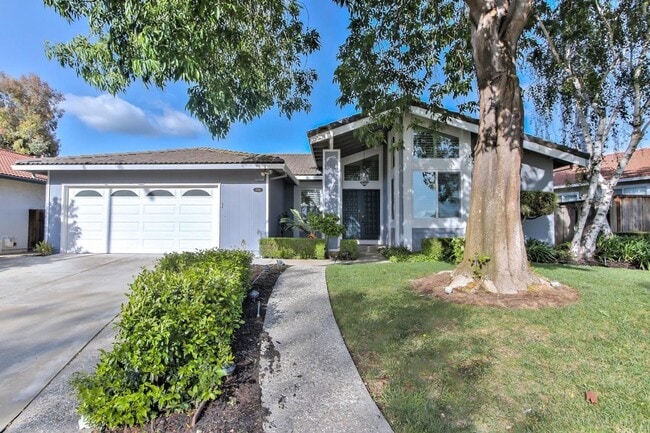 Spacious Home Across from Cataldi Park – 3... - Spacious Home Across from Cataldi Park – 3...