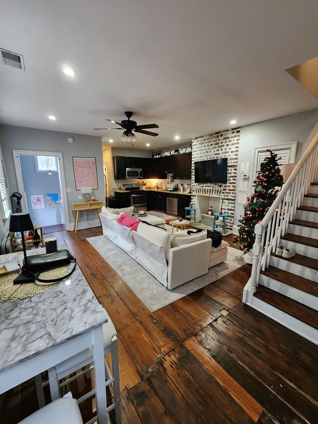 Building Photo - 109C Unit B