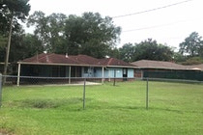 Large 2/2 Home Lake Charles - Large 2/2 Home Lake Charles