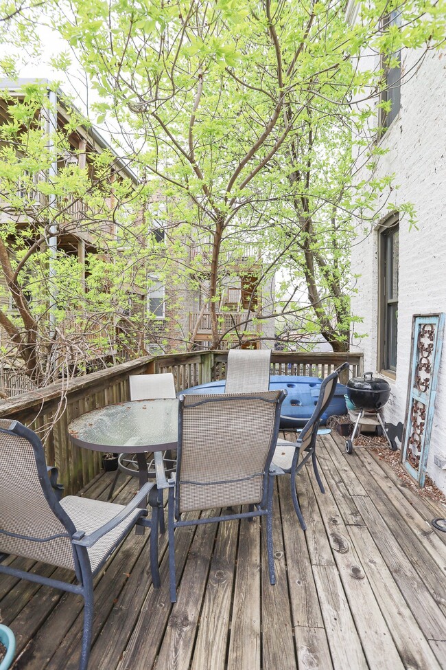 Photo - 1454 W Erie St Unit 2W