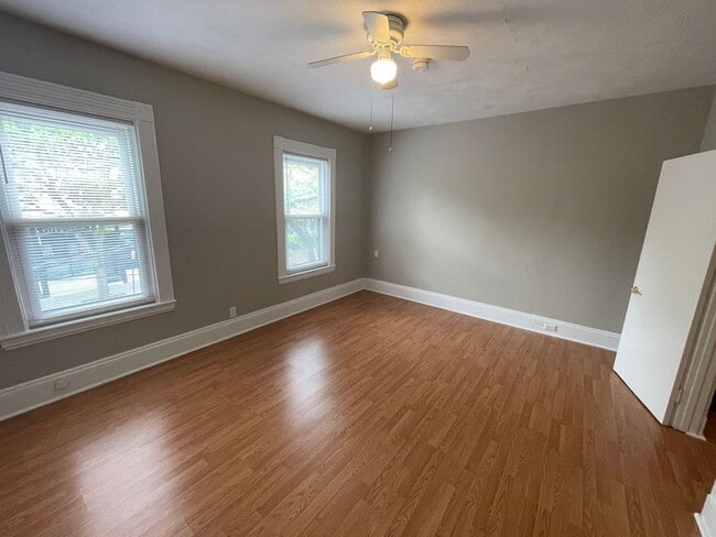 Building Photo - One Bedroom ** Newton Highlands Village ~ MBTA GL-D