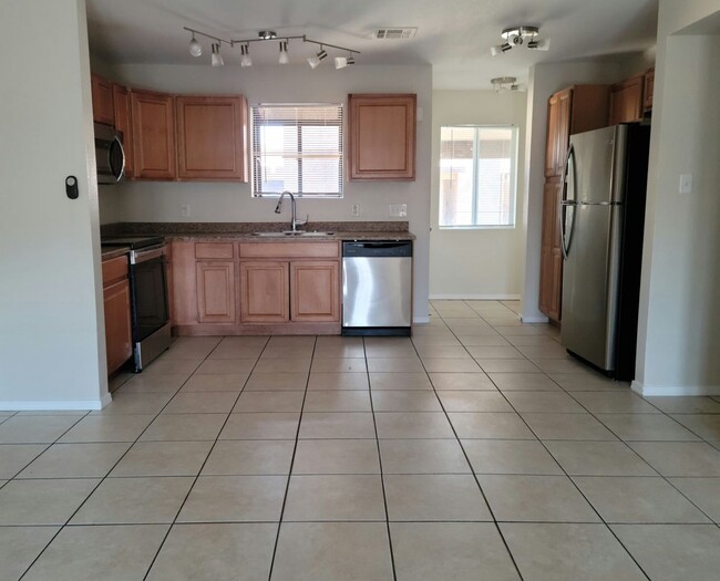 Cozy 2 Bed 2 Bath Town-home in Central Pho... - Cozy 2 Bed 2 Bath Town-home in Central Pho...