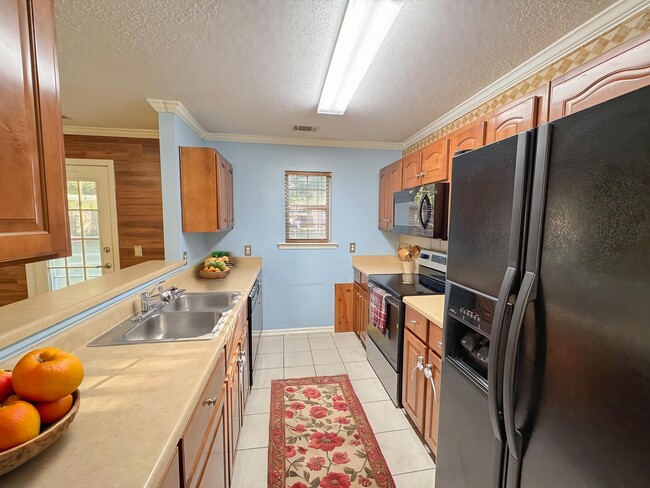 Photo - 235 Joshua Cir