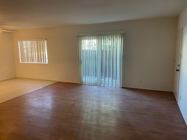 Sala de estar - 11712 Kiowa Ave