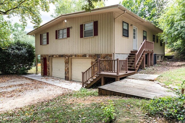 Photo - 630 Colonial Dr