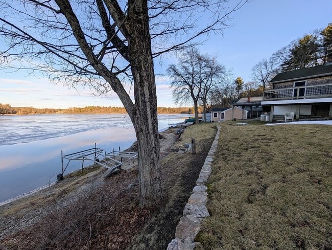 Building Photo - 27 Carrier Ln