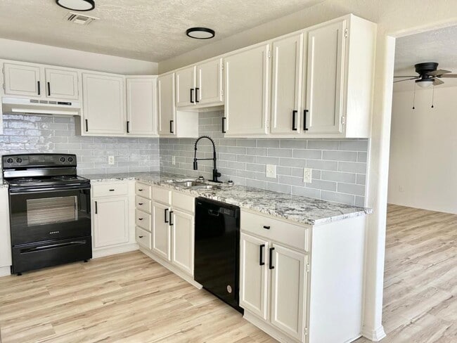 Photo - 1214 NW Columbia Ave