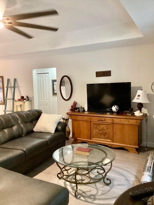 Photo - 23 Highland Dr SW