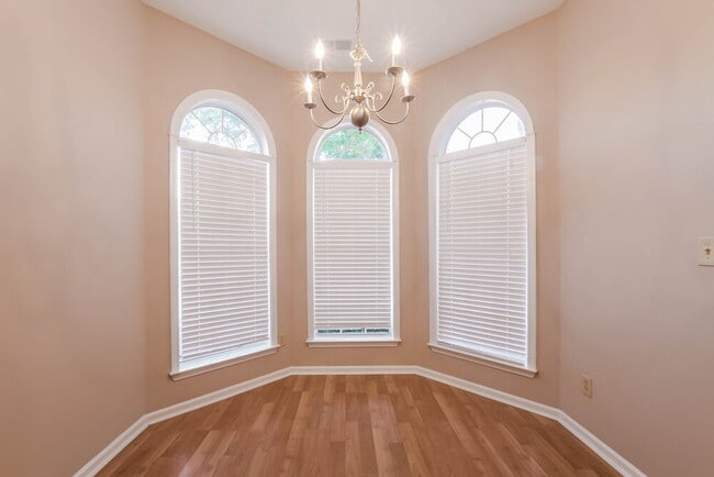 Photo - 1513 Pemberton Ln