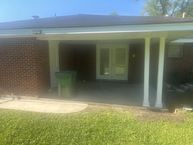 2651 Clement Curve