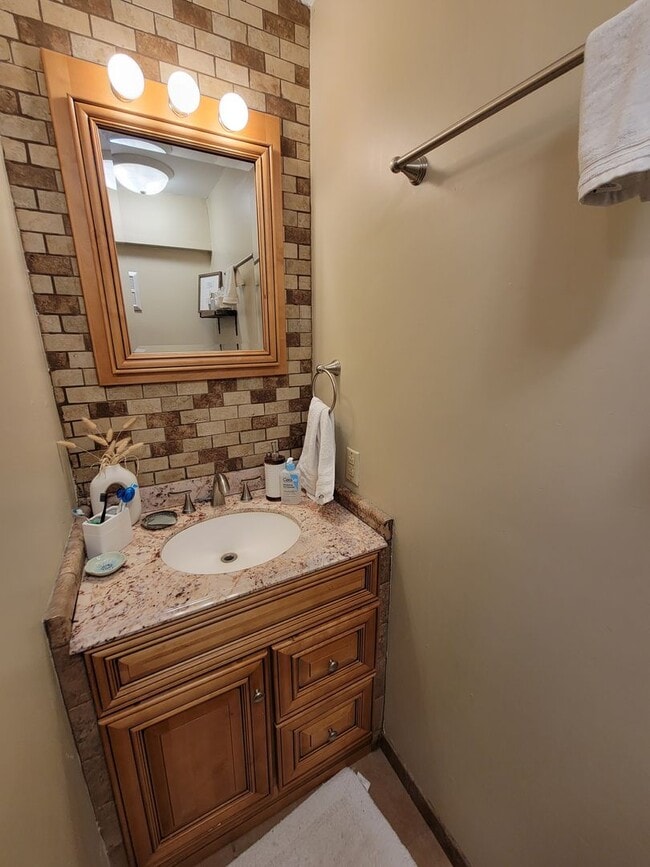 Photo - 604 W Seerley Blvd Unit 604-B