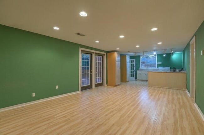 Photo - 2708 Campbell Rd NW