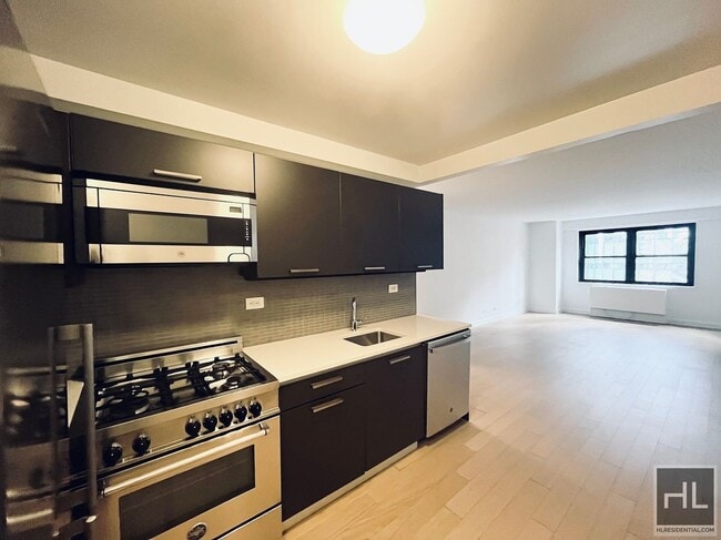 Photo - East 39th Street Unit 25D