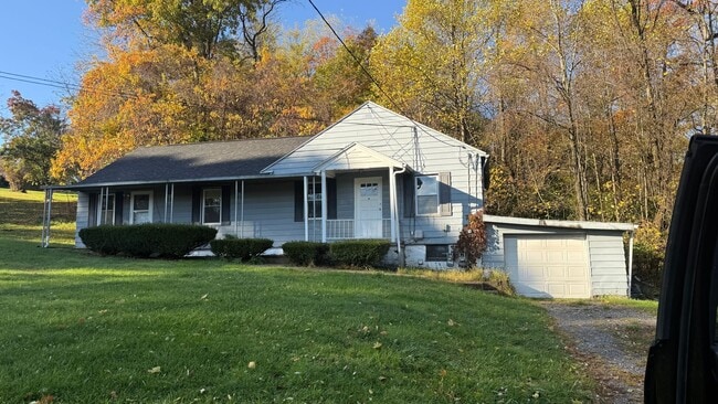 Building Photo - 2 bedroom side by side duplex ready now! Unit 2753