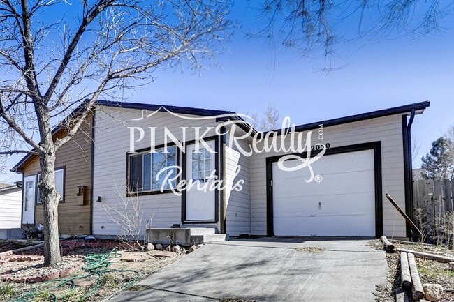 Building Photo - 2050 Copper Creek Dr