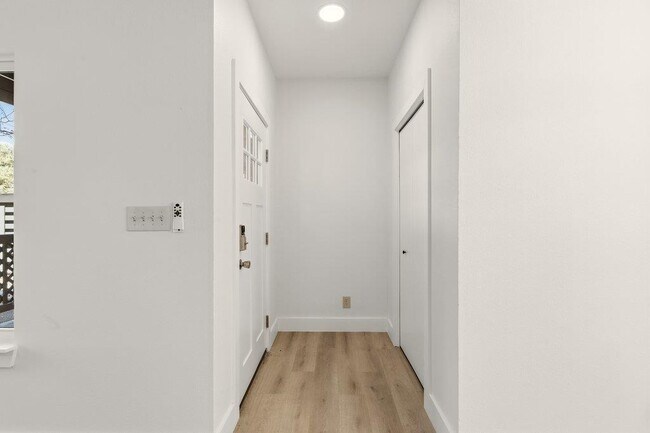 Photo - 814 W Mary St