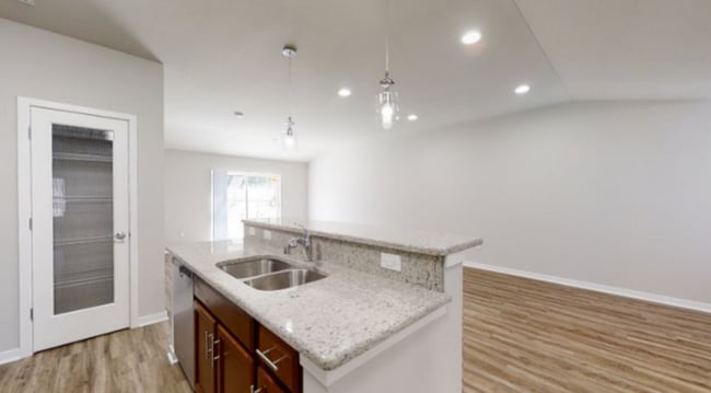 Photo - Condo Style Upper 2 Bedroom 2 Bathroom Apartment is Available Unidad 38