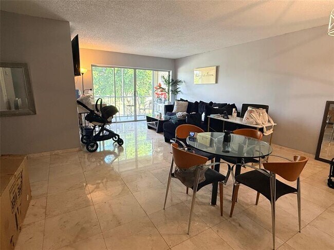 Photo - 505 Spencer Dr Unidad 210