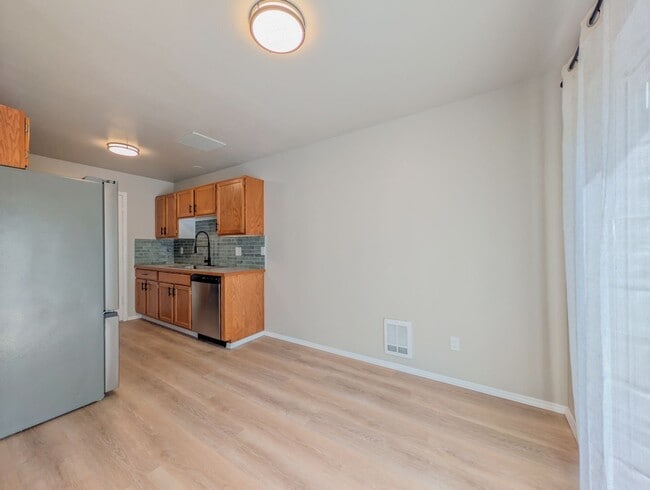 Photo - 3632 Lakewood Rd Unit B