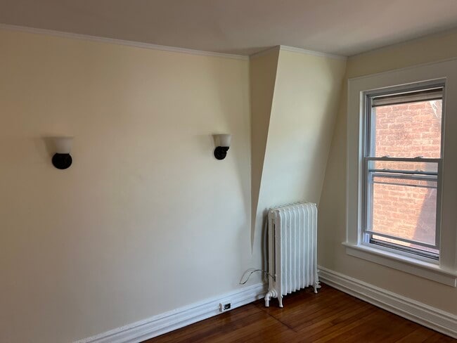 Photo - 154 Grand St Unit #3